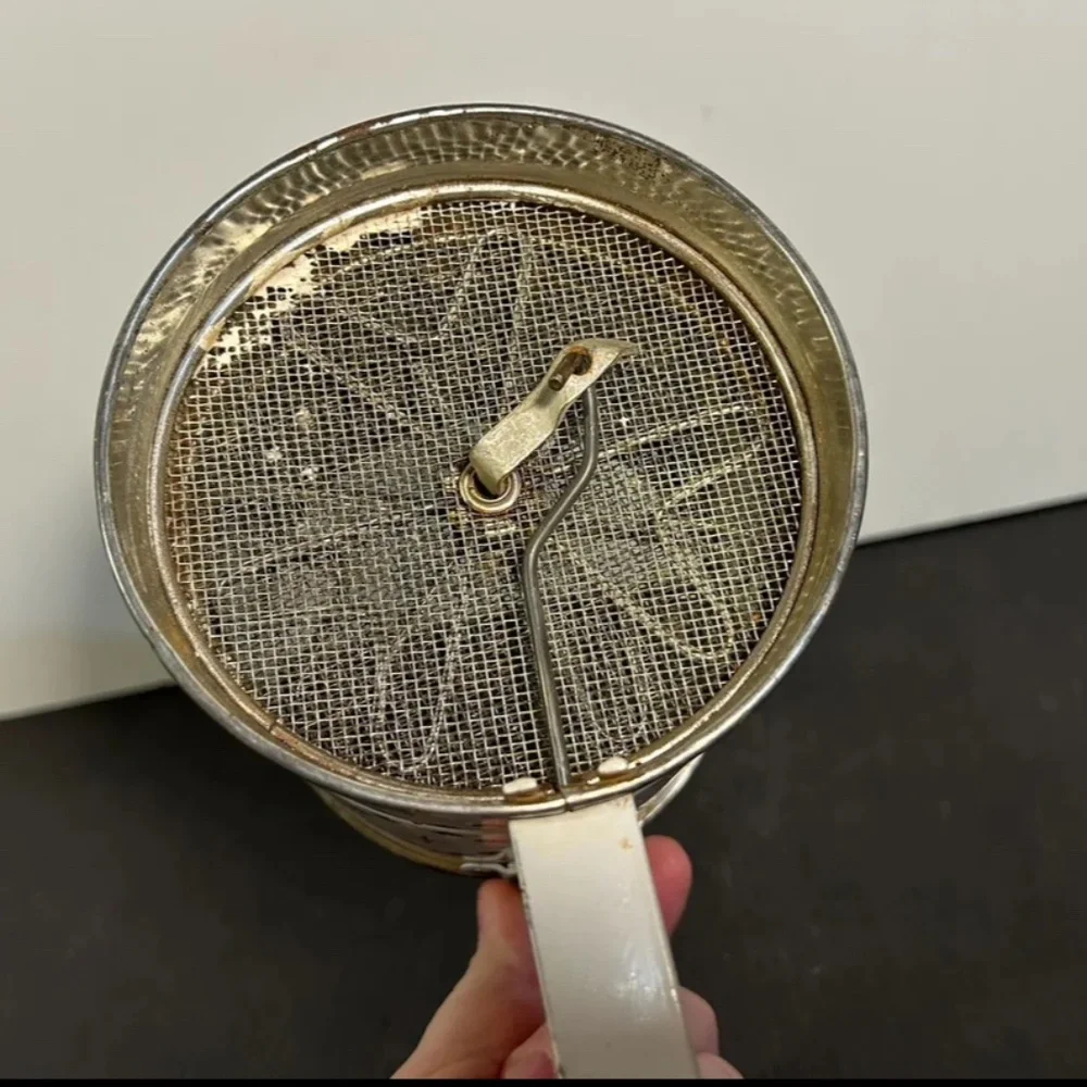 Vintage Androck 1950's 3 Screen Tin Flour Sifter